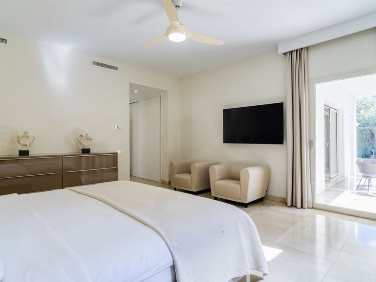 Villa for Sale in Guadalmina Baja, Malaga 17