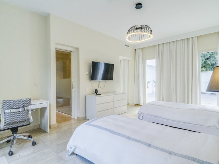 Villa for Sale in Guadalmina Baja, Malaga 28