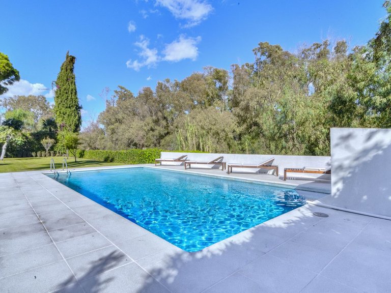 Villa for Sale in Guadalmina Baja, Malaga 36