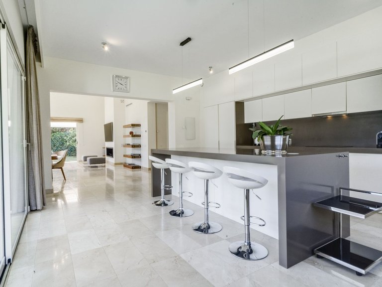 Villa for Sale in Guadalmina Baja, Malaga 4