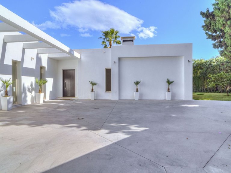 Villa for Sale in Guadalmina Baja, Malaga 41
