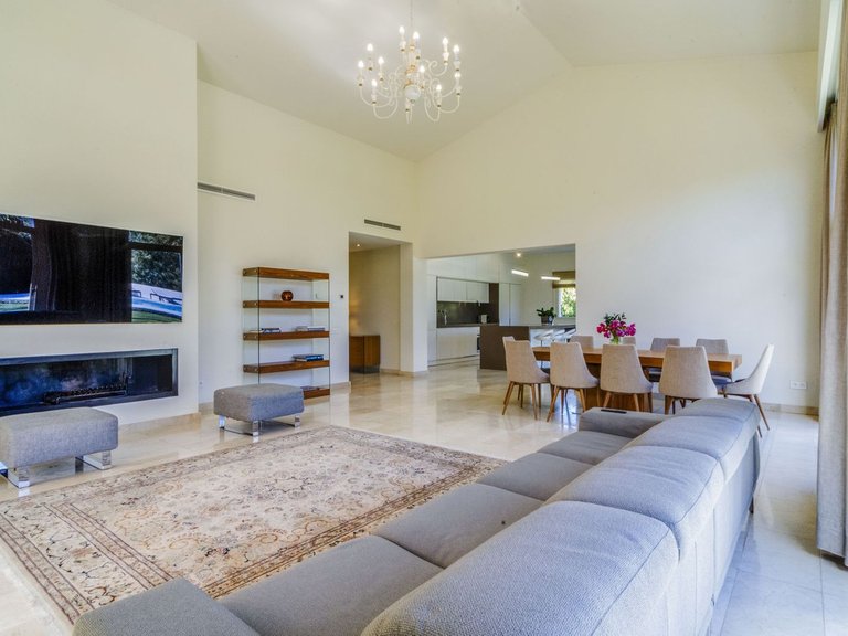Villa for Sale in Guadalmina Baja, Malaga 7