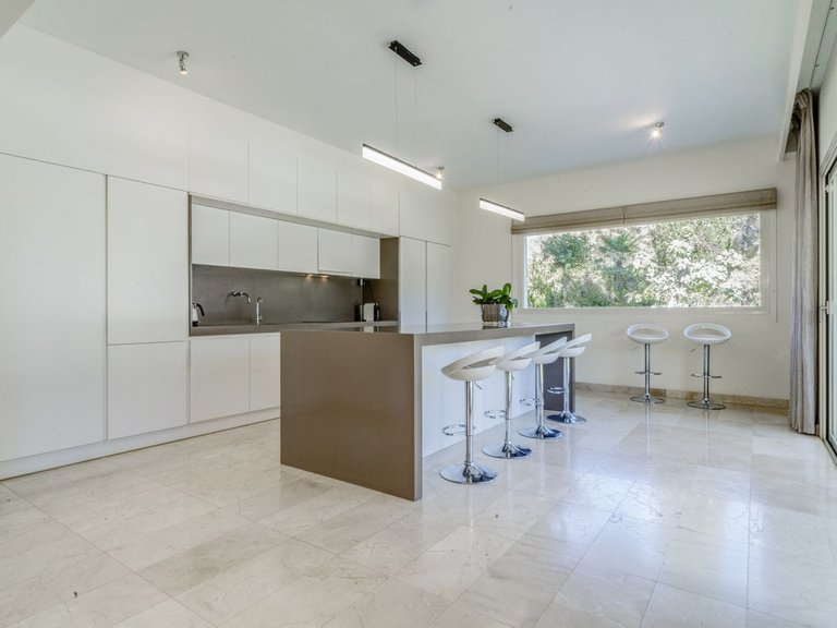 Villa for Sale in Guadalmina Baja, Malaga 9