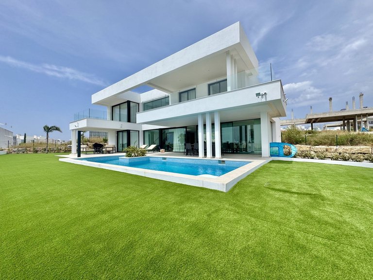Villa for Sale in Cancelada, Malaga 2