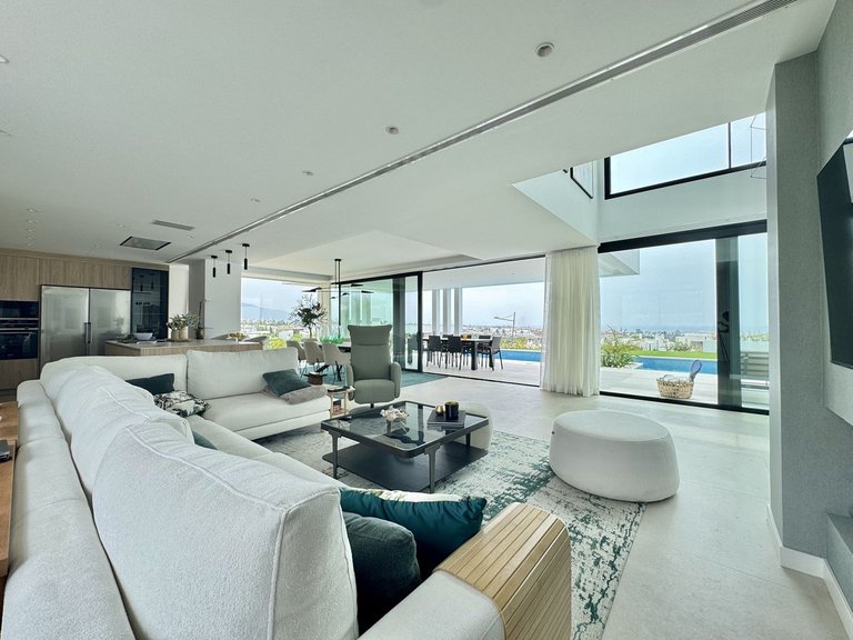 Villa for Sale in Cancelada, Malaga 4