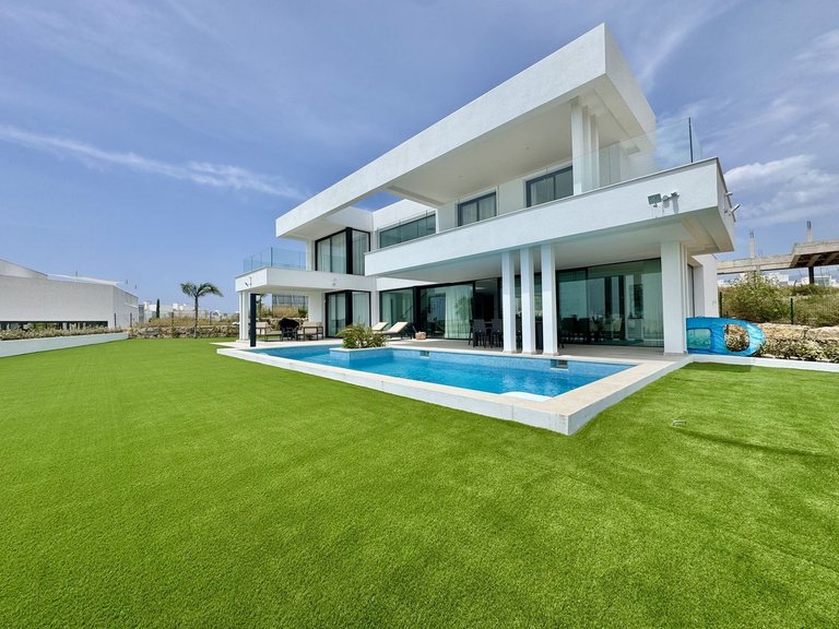 Villa for Sale in Cancelada, Malaga 47