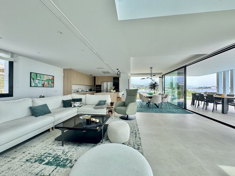 Villa for Sale in Cancelada, Malaga 5