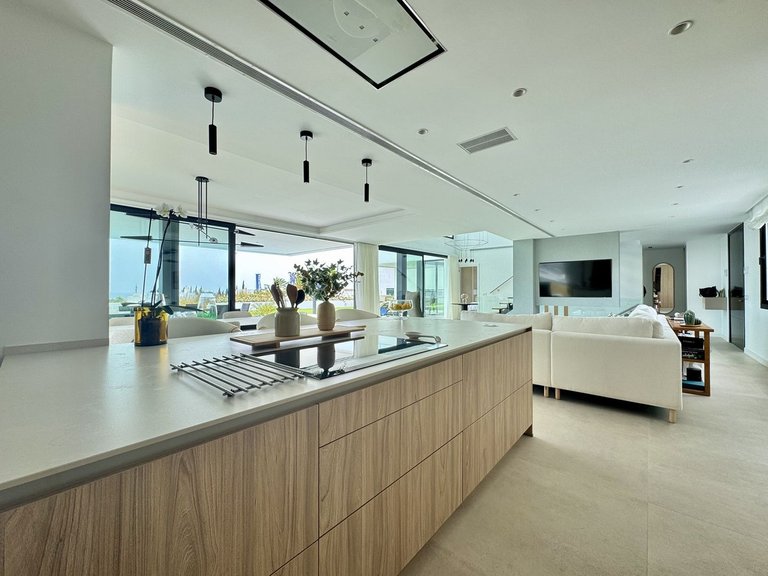 Villa for Sale in Cancelada, Malaga 6