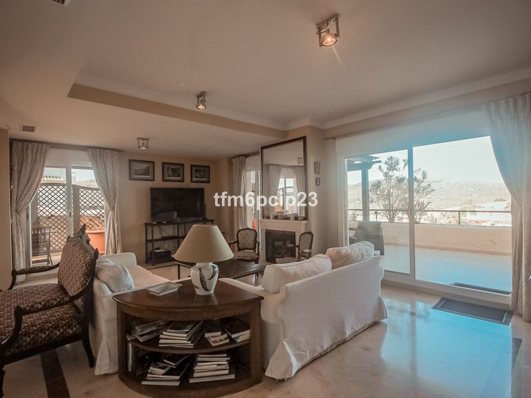 Apartment for Sale in San Roque Club, Cadiz 2