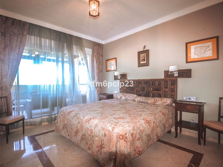 Apartment for Sale in San Roque Club, Cadiz 28