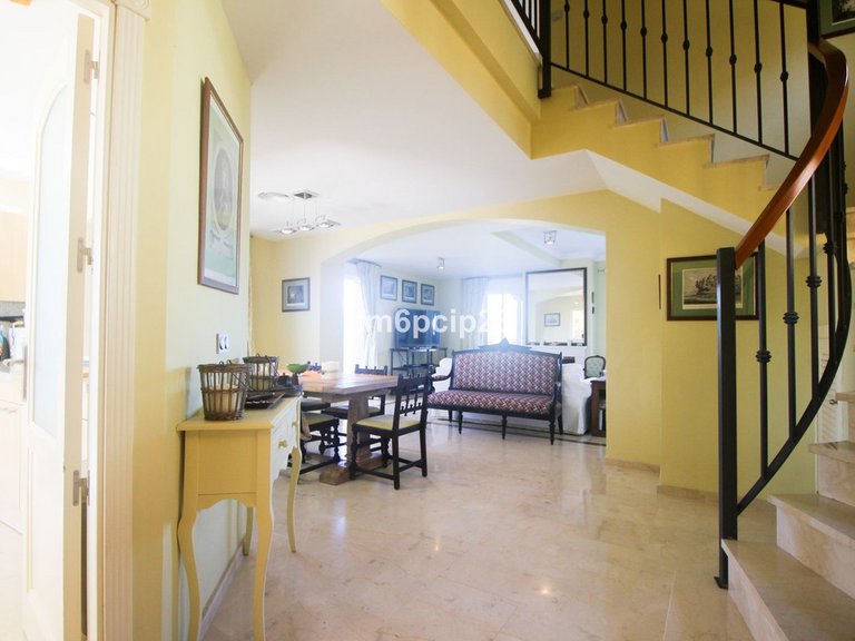 Apartment for Sale in San Roque Club, Cadiz 32