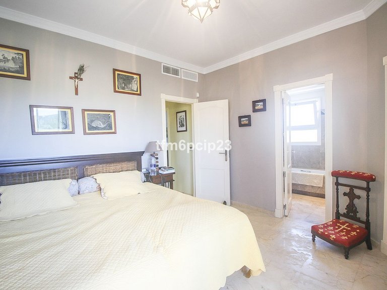 Apartment for Sale in San Roque Club, Cadiz 5