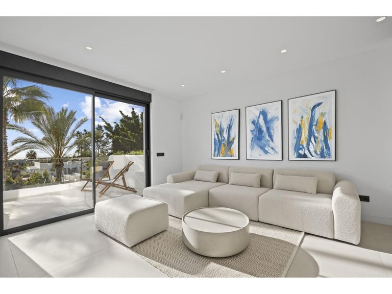 Apartment for Sale in El Paraiso, Malaga 12