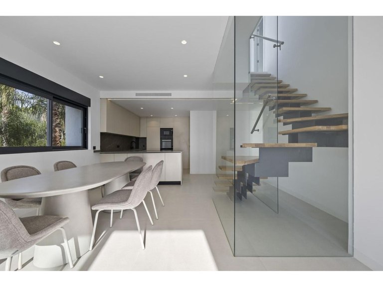 Apartment for Sale in El Paraiso, Malaga 13