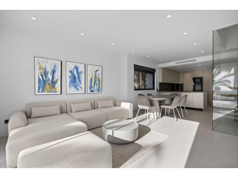 Apartment for Sale in El Paraiso, Malaga 14