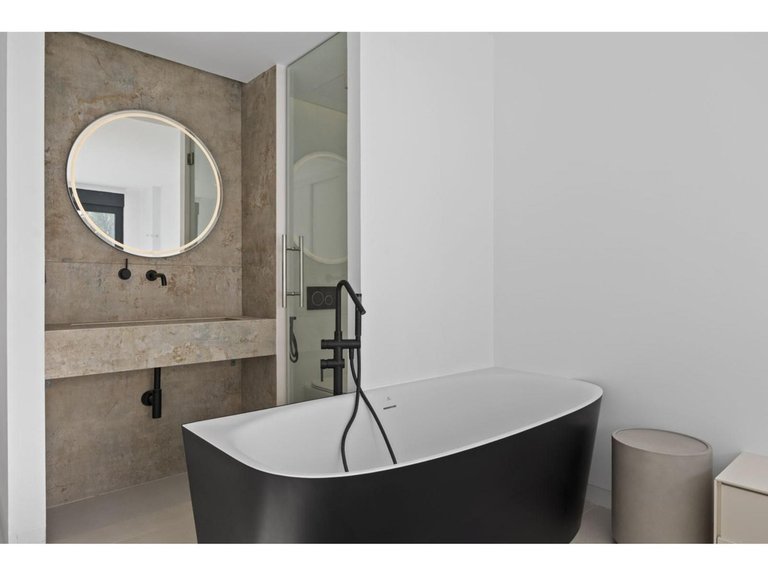 Apartment for Sale in El Paraiso, Malaga 18