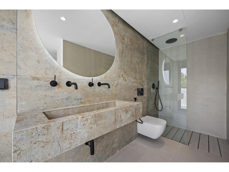 Apartment for Sale in El Paraiso, Malaga 4