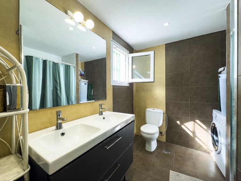 Villa for Sale in Bel Air, Malaga 12