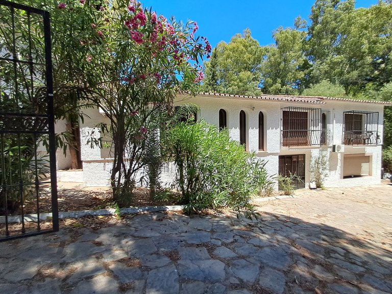 Villa for Sale in Calahonda, Malaga 48