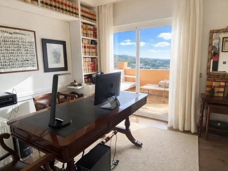 Villa for Sale in Málaga, Malaga 17