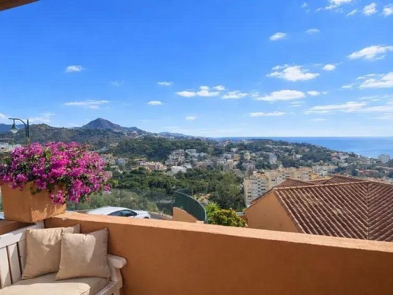 Villa for Sale in Málaga, Malaga 2