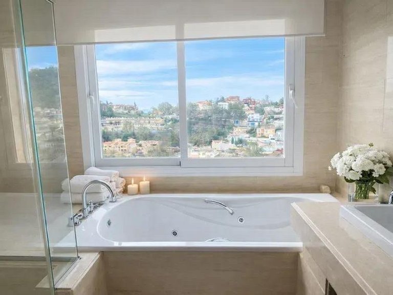Villa for Sale in Málaga, Malaga 26
