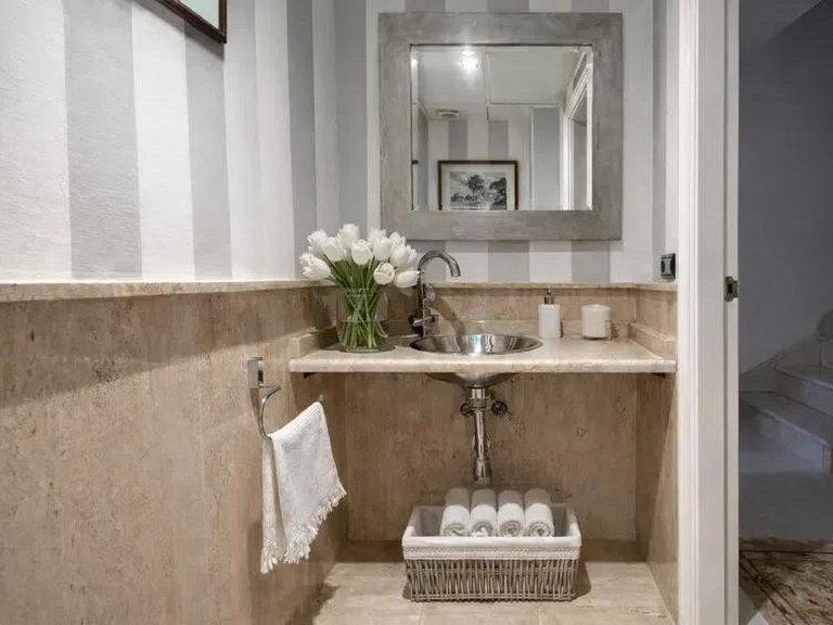 Villa for Sale in Málaga, Malaga 32