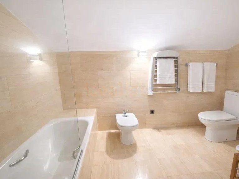 Villa for Sale in Málaga, Malaga 33