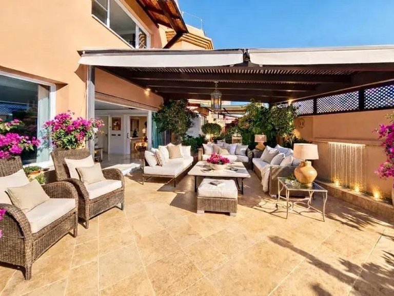Villa for Sale in Málaga, Malaga 4
