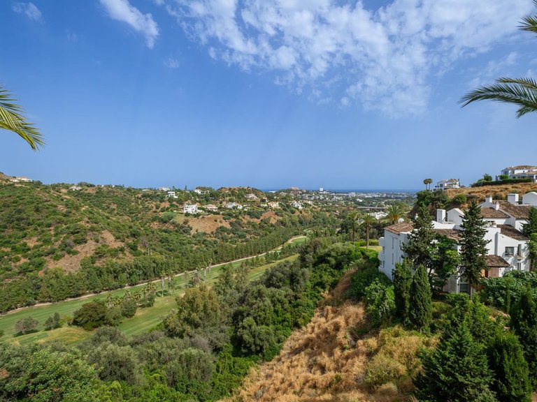 Apartment for Sale in La Quinta, Malaga 33