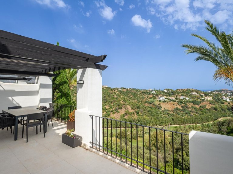 Apartment for Sale in La Quinta, Malaga 7