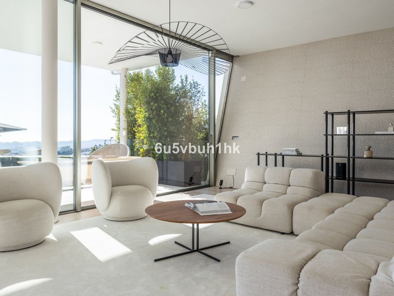 Villa for Sale in Benalmadena, Malaga 5