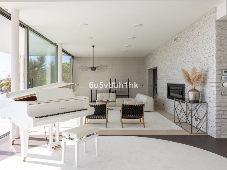 Villa for Sale in Benalmadena, Malaga 6