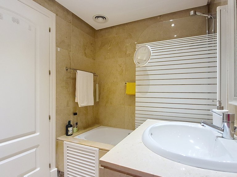 Apartment for Sale in La Duquesa, Malaga 21