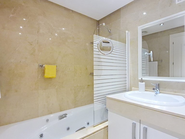 Apartment for Sale in La Duquesa, Malaga 22