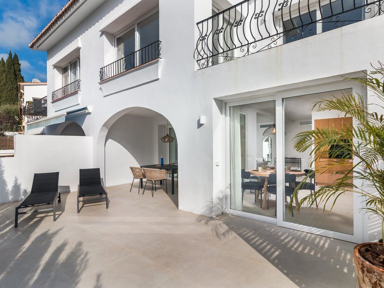 Villa for Sale in Istán, Malaga 1