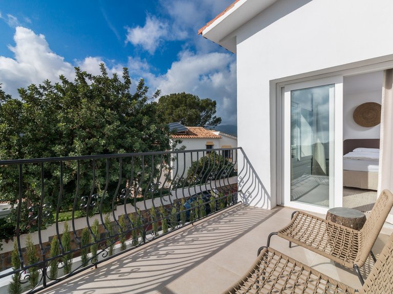 Villa for Sale in Istán, Malaga 12
