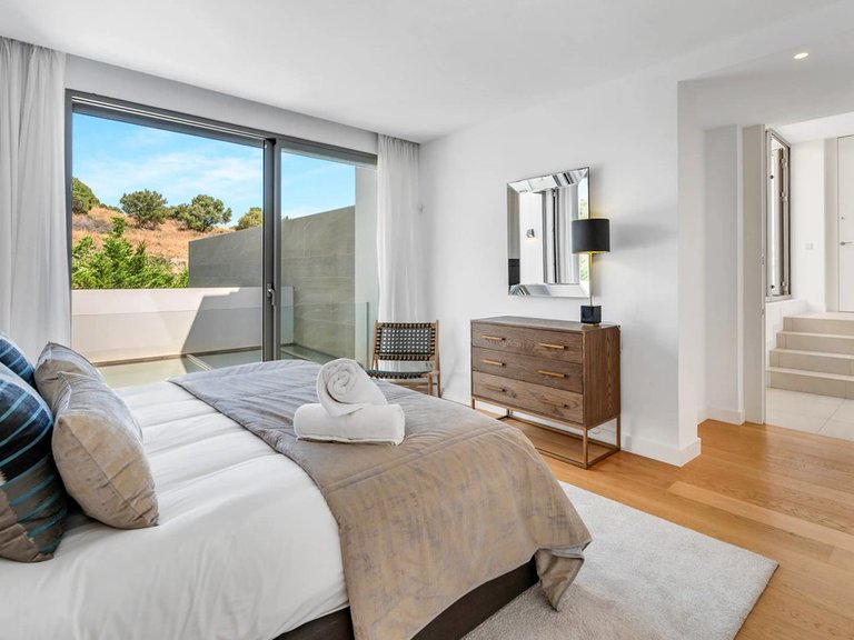 Villa for Sale in El Paraiso, Malaga 15
