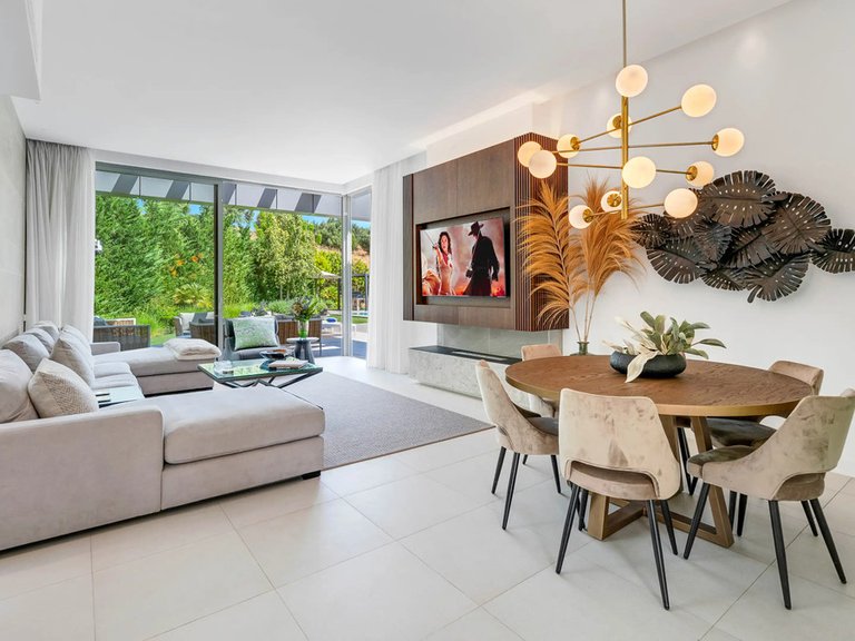 Villa for Sale in El Paraiso, Malaga 2