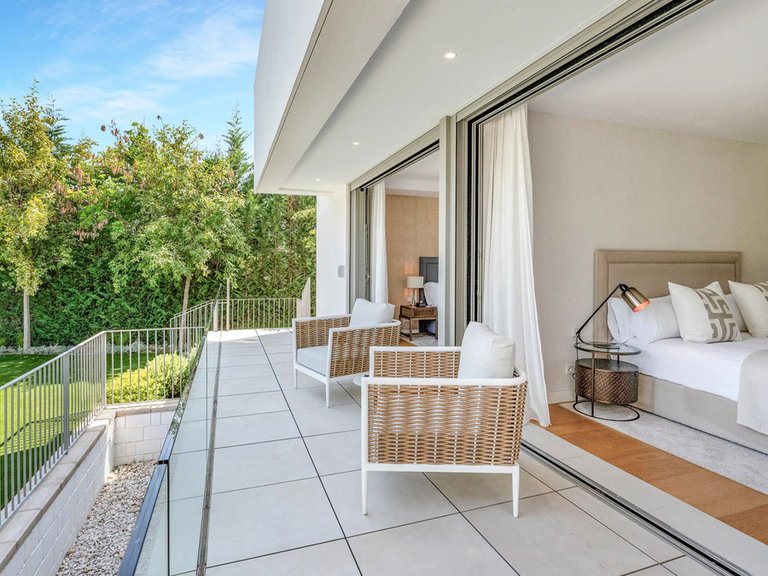 Villa for Sale in El Paraiso, Malaga 30