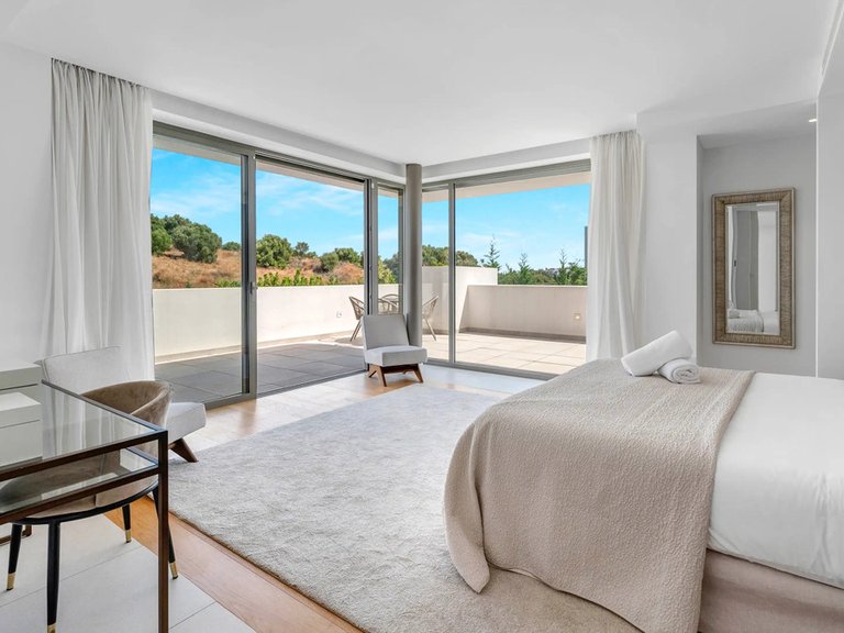 Villa for Sale in El Paraiso, Malaga 4