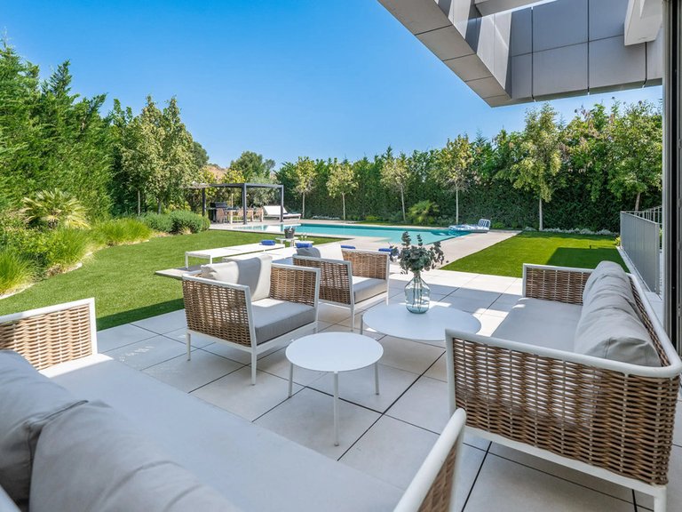 Villa for Sale in El Paraiso, Malaga 6