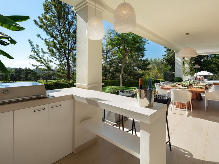 Villa for Sale in Nueva Andalucía, Malaga 12