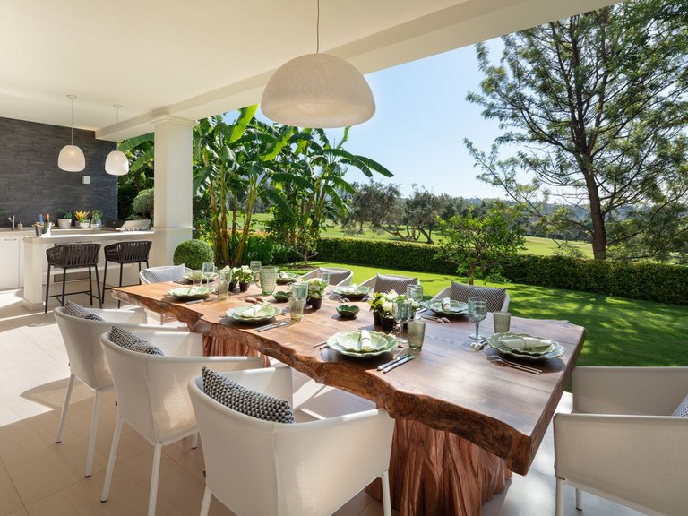 Villa for Sale in Nueva Andalucía, Malaga 3