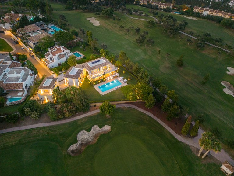 Villa for Sale in Nueva Andalucía, Malaga 52