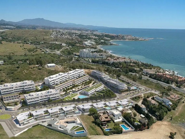Villa for Sale in Estepona, Malaga 3