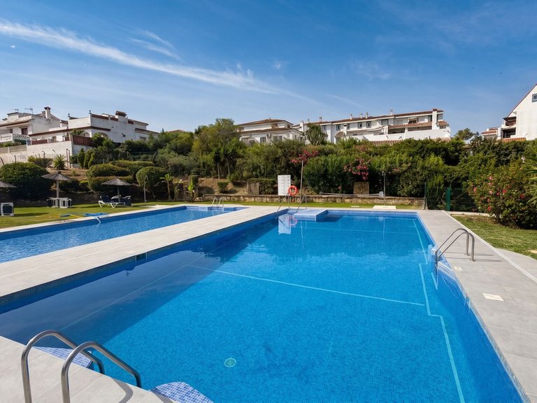 Town House for Sale in La Duquesa, Malaga 1