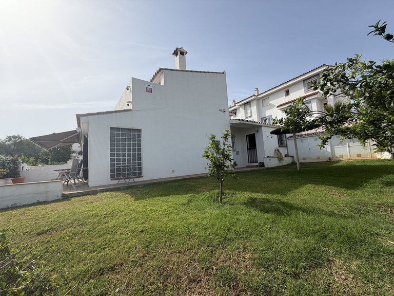 Town House for Sale in La Duquesa, Malaga 17