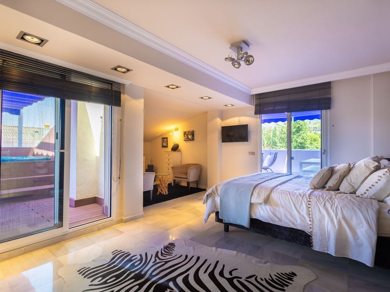 Apartment for Sale in Marbella, Malaga 25