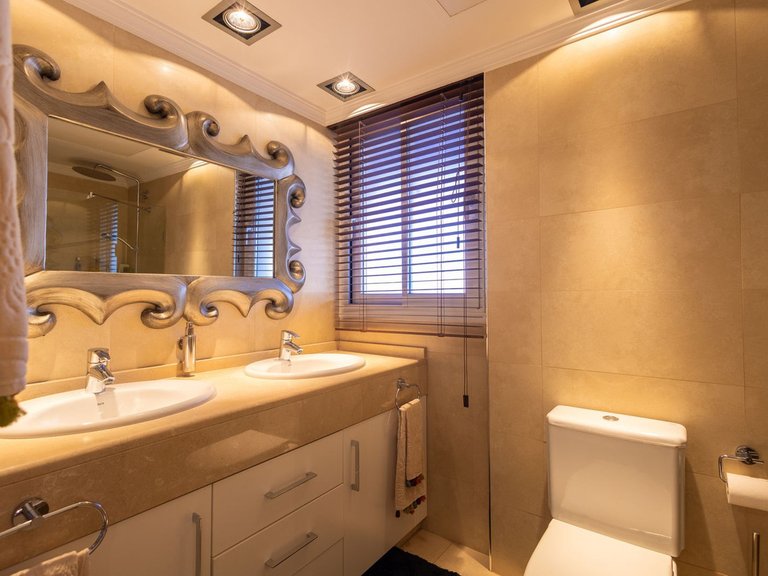 Apartment for Sale in Marbella, Malaga 38